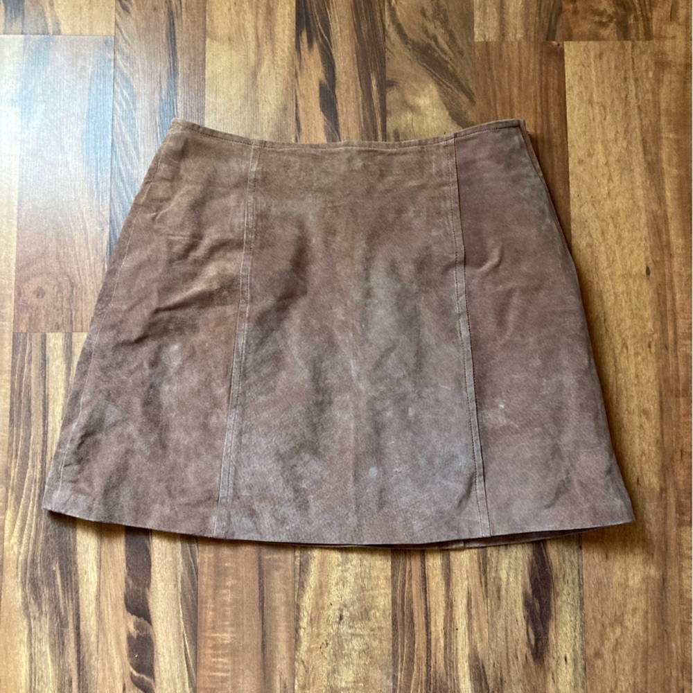Vintage Kathy Ireland 100% suede mini skirt